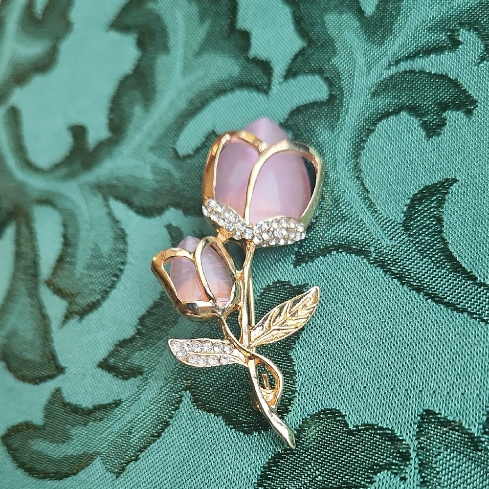 Elegant Gold and Pink Rose Brooch